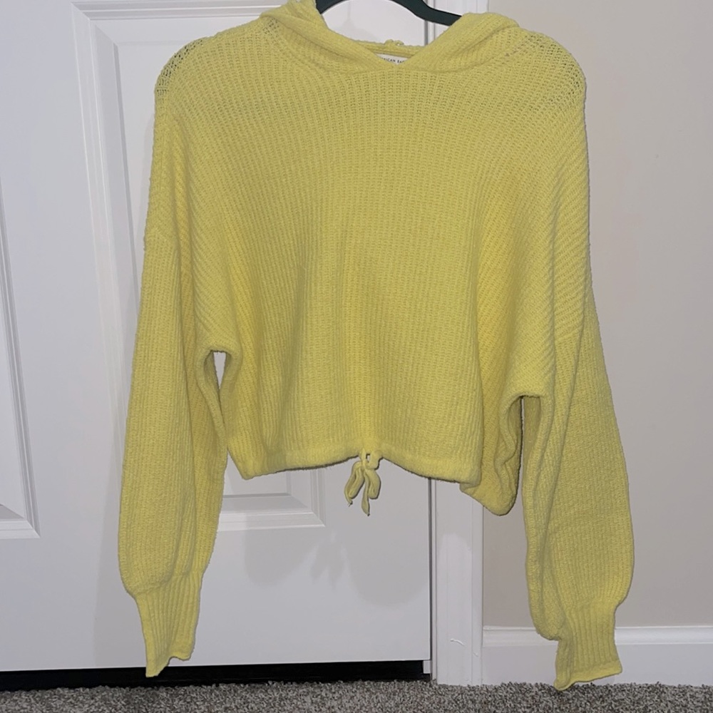 American Eagle Yellow Cropped Drawstring Knit Hoodie size M!